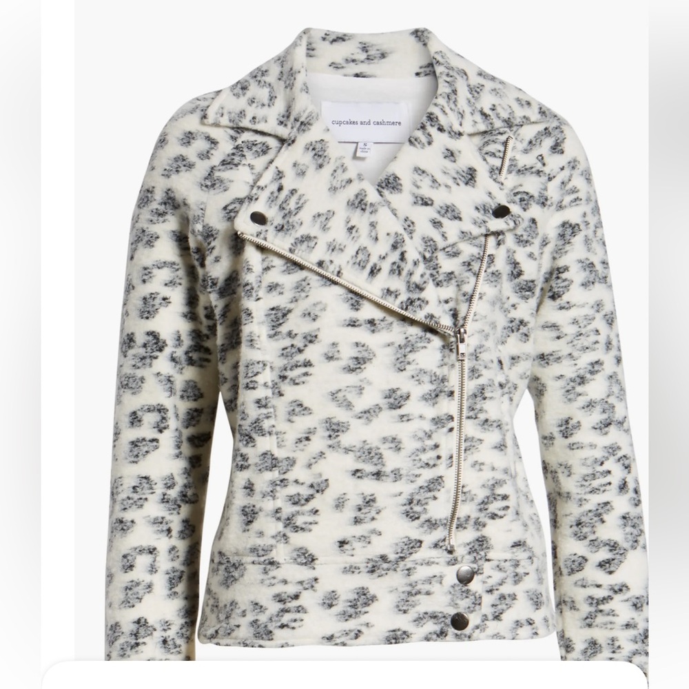 Cupcakes And Cashmere Leopard Fleece Moto Jacket - Size Large NWT